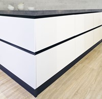 AFDICHTRUBBER DESIGN SCHÜCO CE infrees*plinten*11,5mm*L=5000mm-2